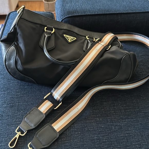 💯Authentic Prada Tote - Picture 15 of 17